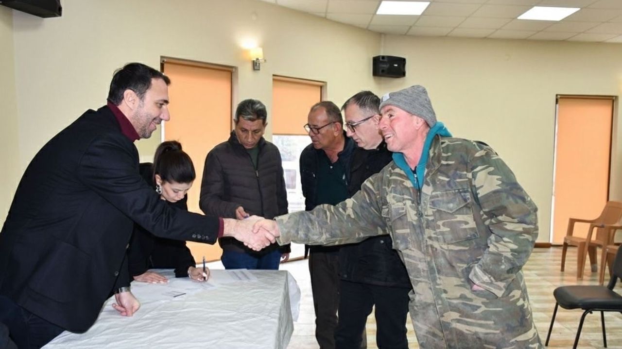 Başkan Hakan Karabacak'tan Beylikova Belediye Personeline 2026 Yeni Yıl Kutlaması ve Hediye