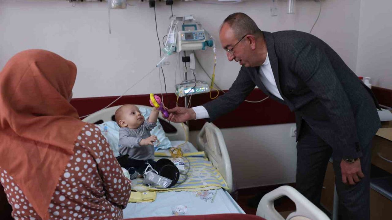 Başkan Mustafa Kavuş, Şivlilik Coşkusunu Hastanedeki Çocuklarla Paylaştı
