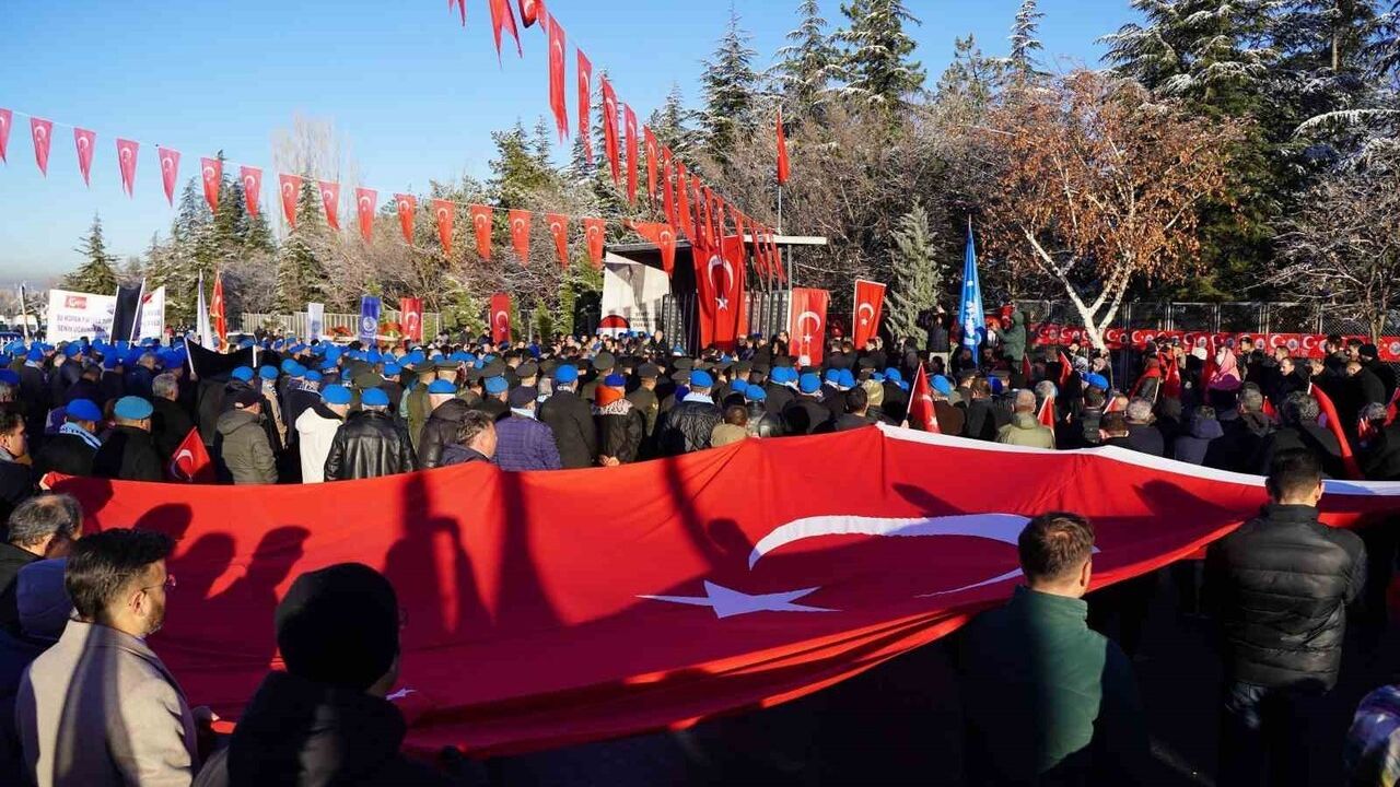 Başkan Okandan, 17 Aralık 2016 Kayseri Saldırısında Şehit Olan Askerleri Dualarla Andı