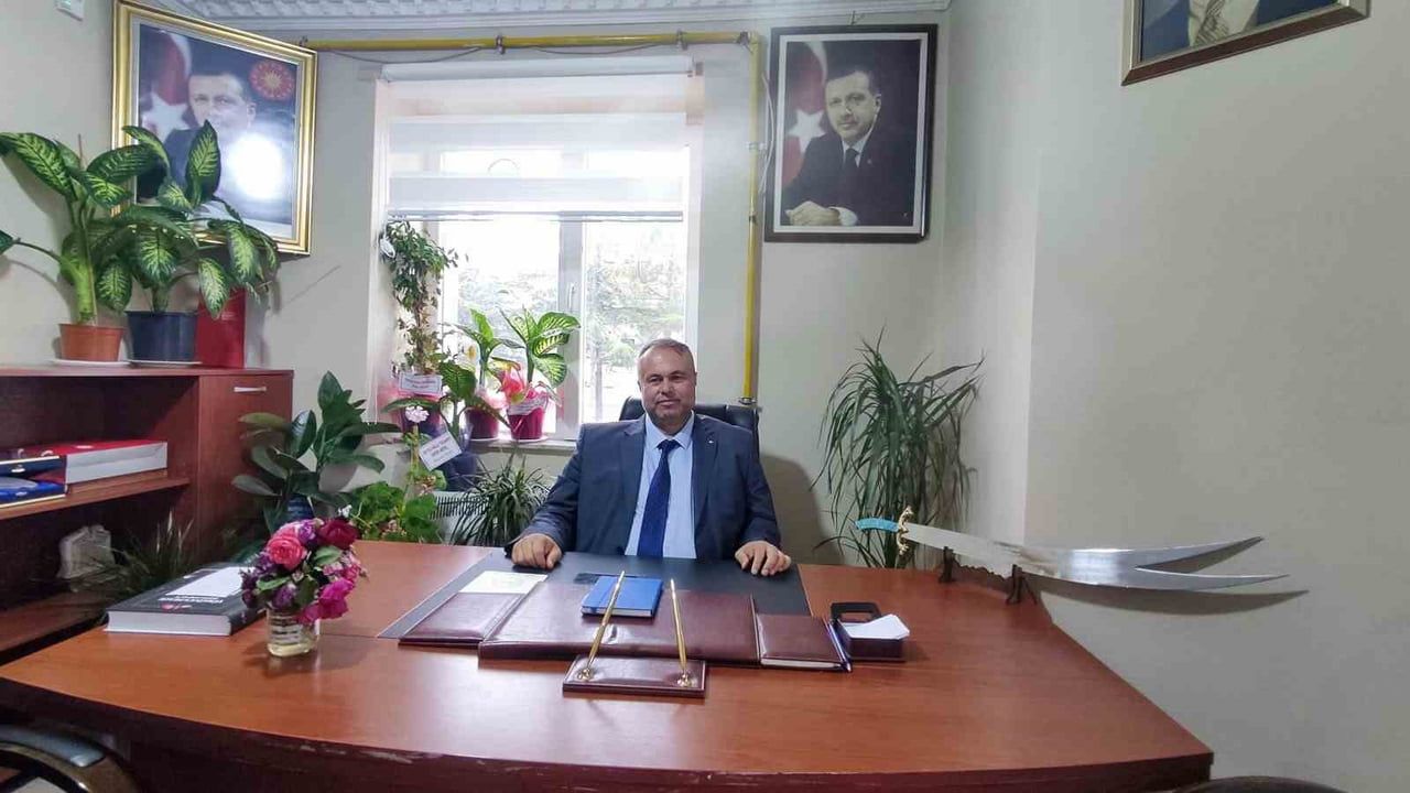 Başkan Önür’den Çifteler Belediyesi’ne kandil sessizliği ve İnönü anmasına eleştiri