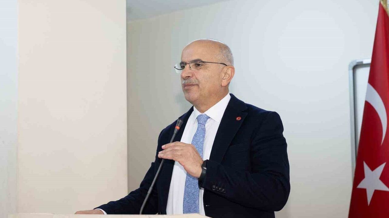 Başkan Sami Er, Battalgazi Tarım Mesleki ve Teknik Anadolu Lisesi öğrencileriyle buluştu: Kentsel dönüşüm ve gençlik projeleri gündemde