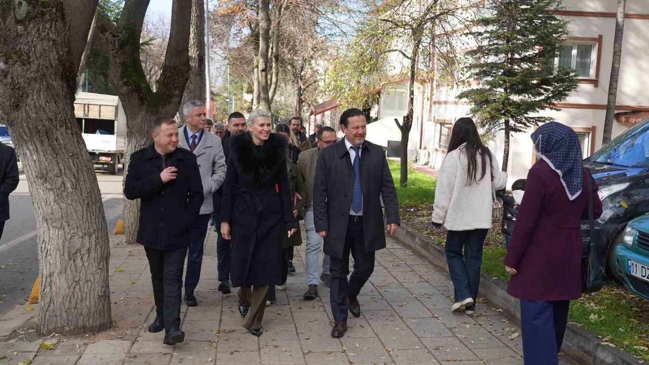 Başkan Subaşı Söğüt, Pazaryeri ve İnhisar ilçelerinde vatandaşlarla buluştu