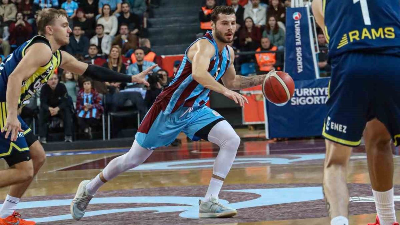 Basketbol Süper Ligi: Trabzonspor 99-73 Fenerbahçe Beko — Hayri Gür'de ev sahibi galibiyeti