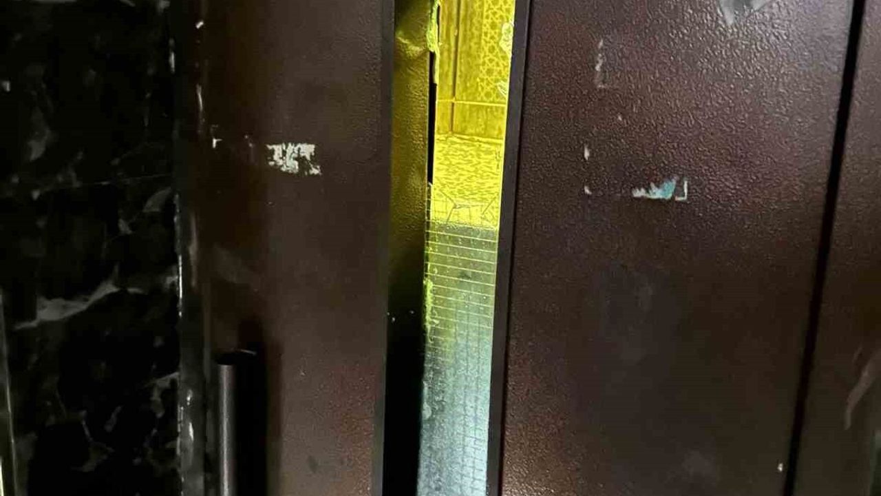 Batman'da asansörde mahsur kalan vatandaş itfaiye ekiplerince kurtarıldı