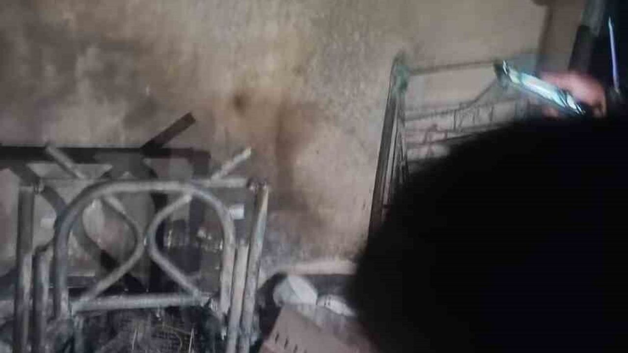 Batman'da Galaksi Sitesi'nde 4’üncü kat merdiven boşluğunda çıkan yangın söndürüldü