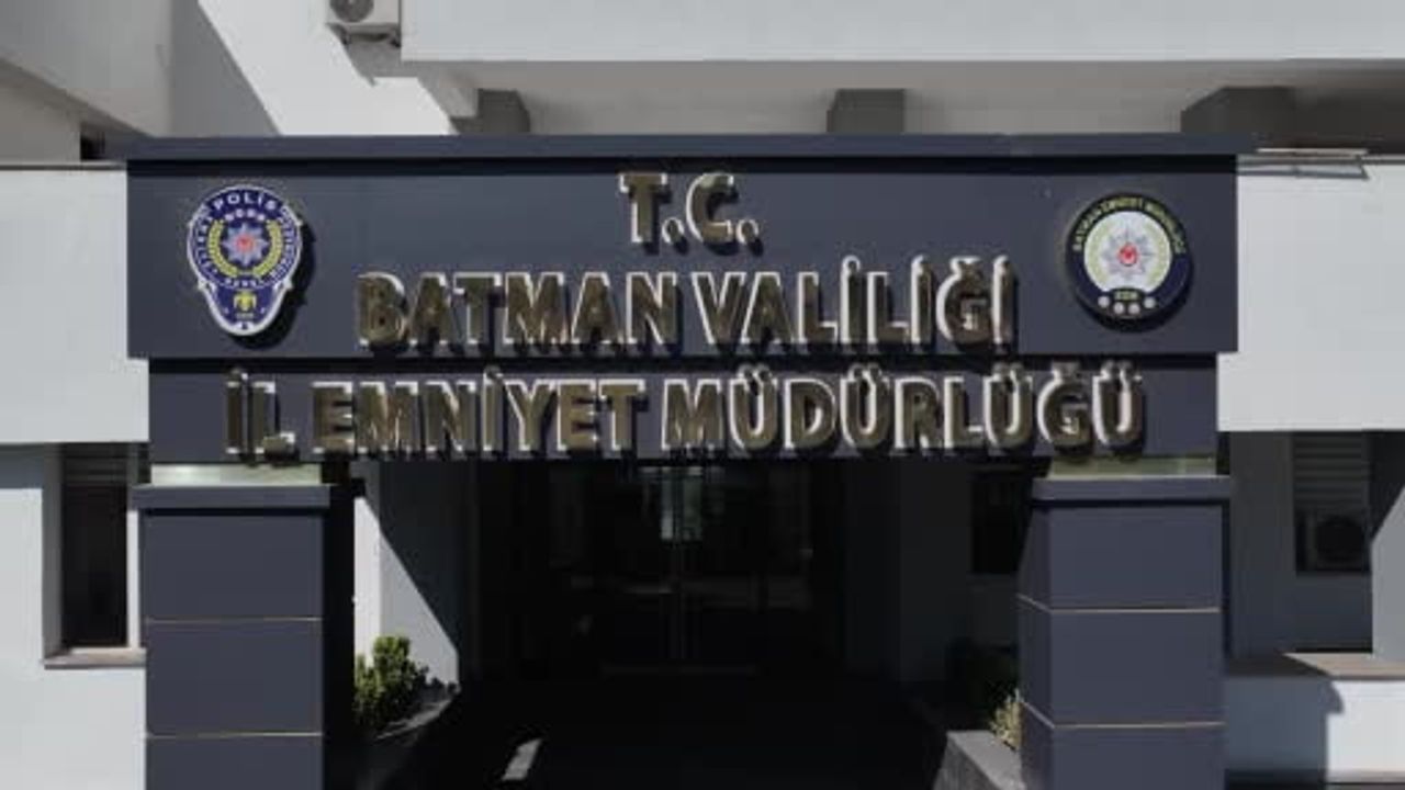 Batman'da narkotik operasyonu: Metamfetamin, esrar ve ruhsatsız tabanca ele geçirildi