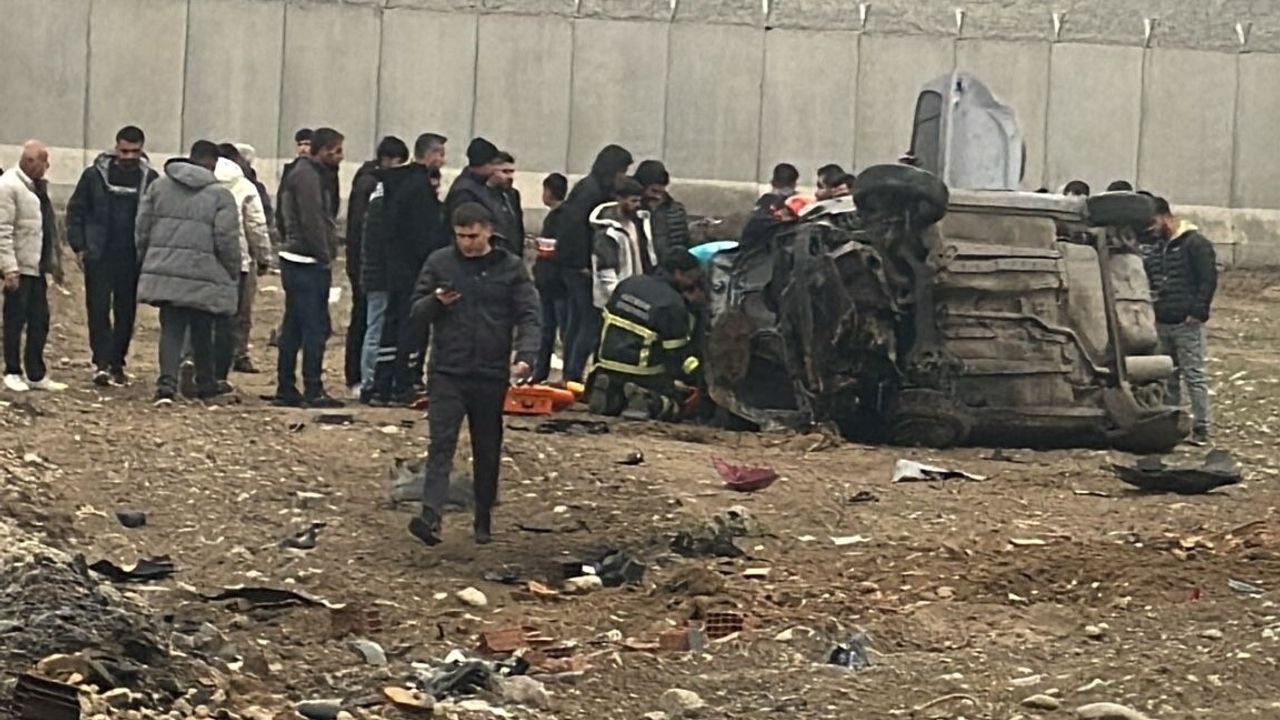 Batman'da otomobil takla attı: 2 kişi yaralandı