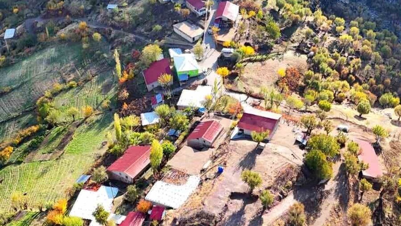 Batman Sason’da Sonbahar Renkleri Drone ile Kartpostallık Görüntüler Oluşturdu