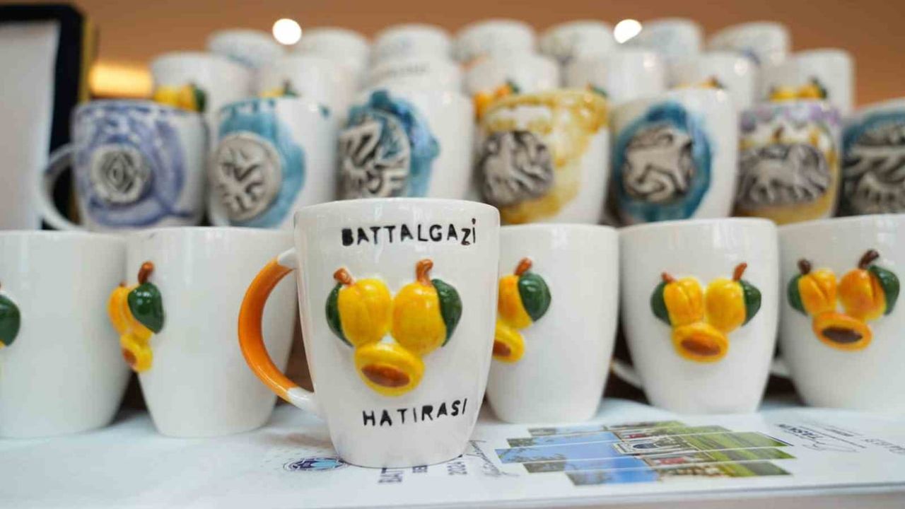 Battalgazi Belediyesi yıl sonu sergisi: Gelinciktepe ve atölye ürünleri Malatya Park AVM'de