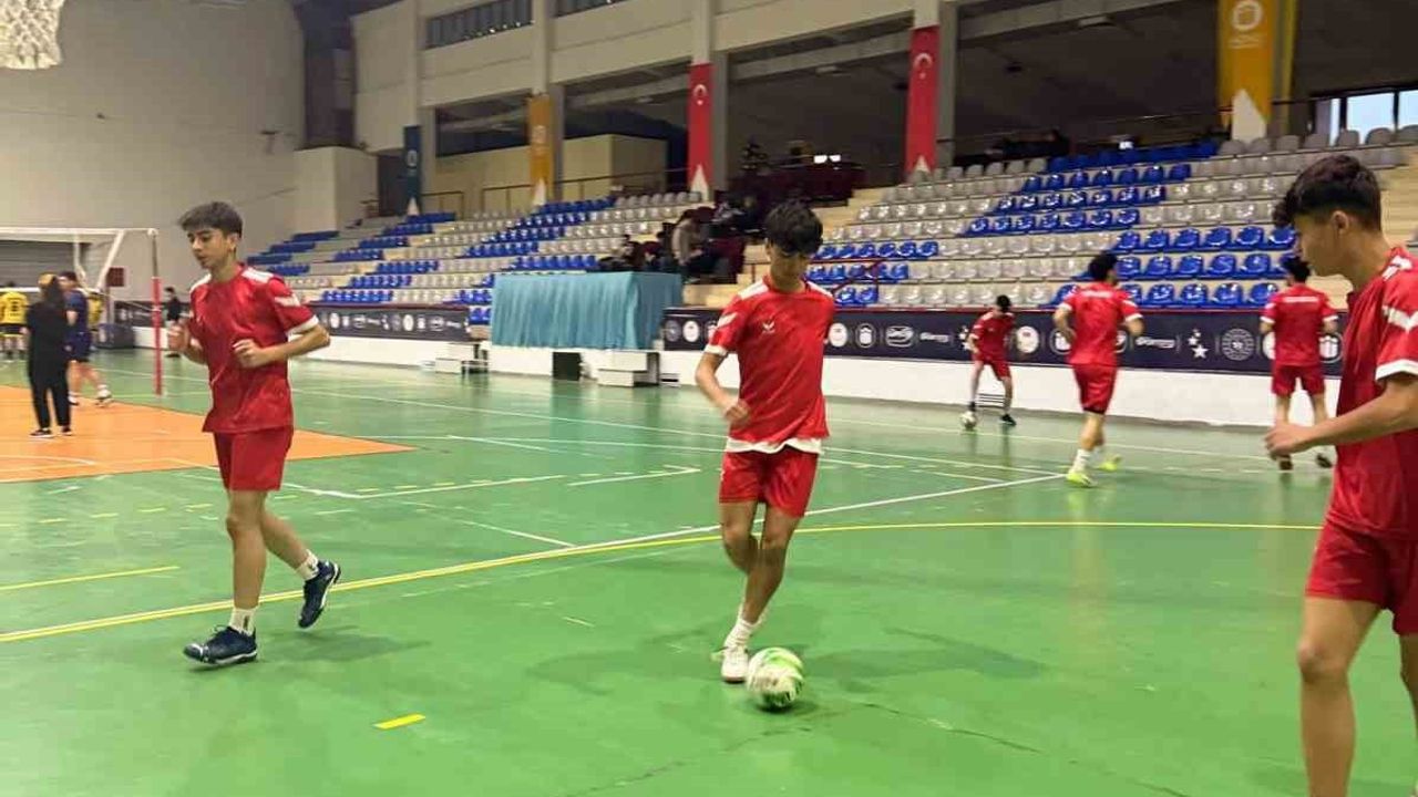 Battalgazi Belediyesporlu Yusuf Efe Ataş, Türkiye Futsal U19 Millî Takımı aday kadrosuna davet edildi