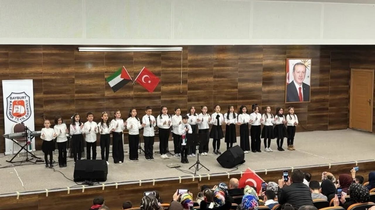 Bayburt Kaleardı 75. Yıl İlkokulu'ndan Filistin'e Dayanışma Konseri