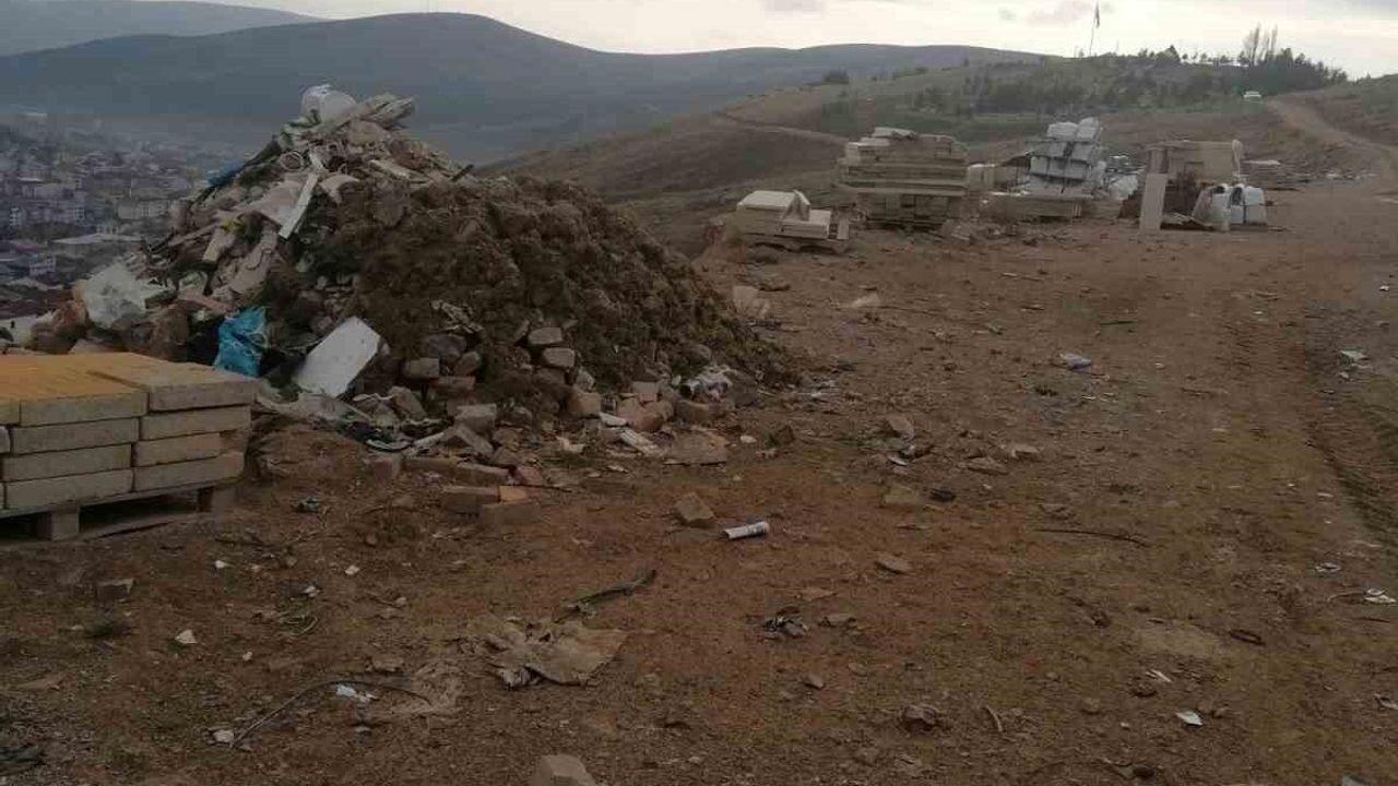 Bayburt Kent Konseyi, Şehit Osman Dağı’na Dökülen Hafriyata Resmi Başvuru Yaptı