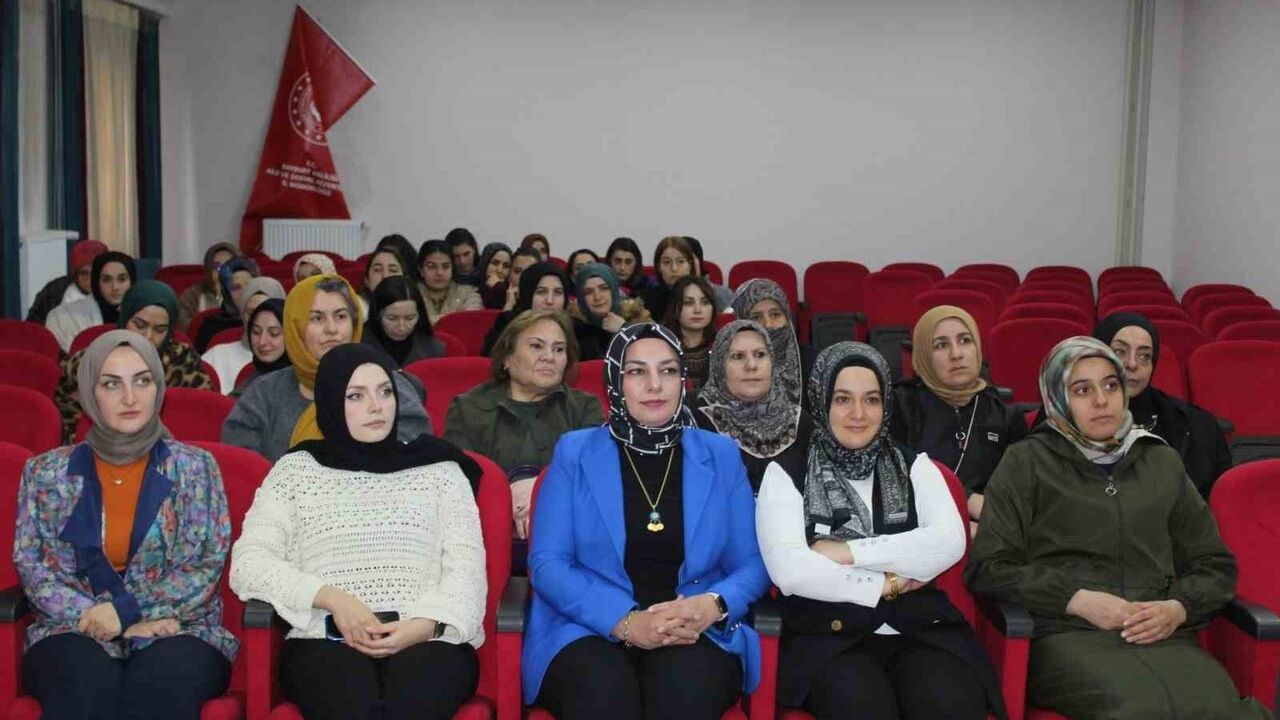 Bayburt'ta Aile ve Sosyal Hizmetler İl Müdürlüğü Personeline IPARD Proje Hazırlama Eğitimi