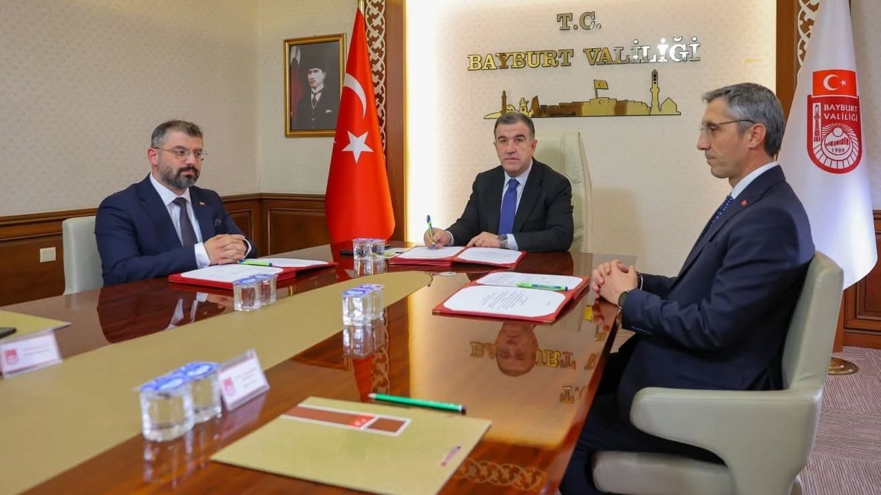 Bayburt’ta ortaokul öğrencilerine yönelik skolyoz erken teşhis taraması için protokol imzalandı