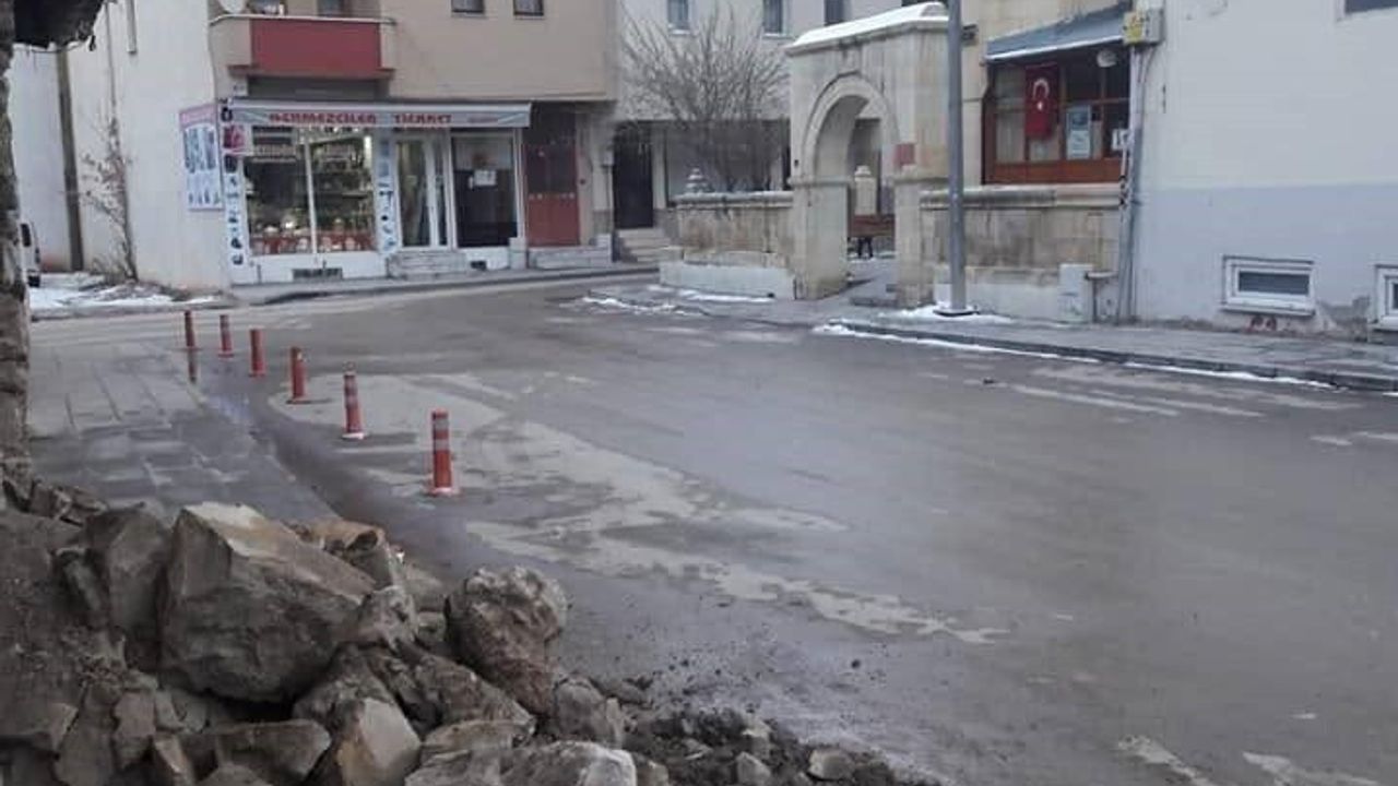 Bayburt’ta Restorasyon Bekleyen Tarihi Galer Hamamı Hızla Yıpranıyor