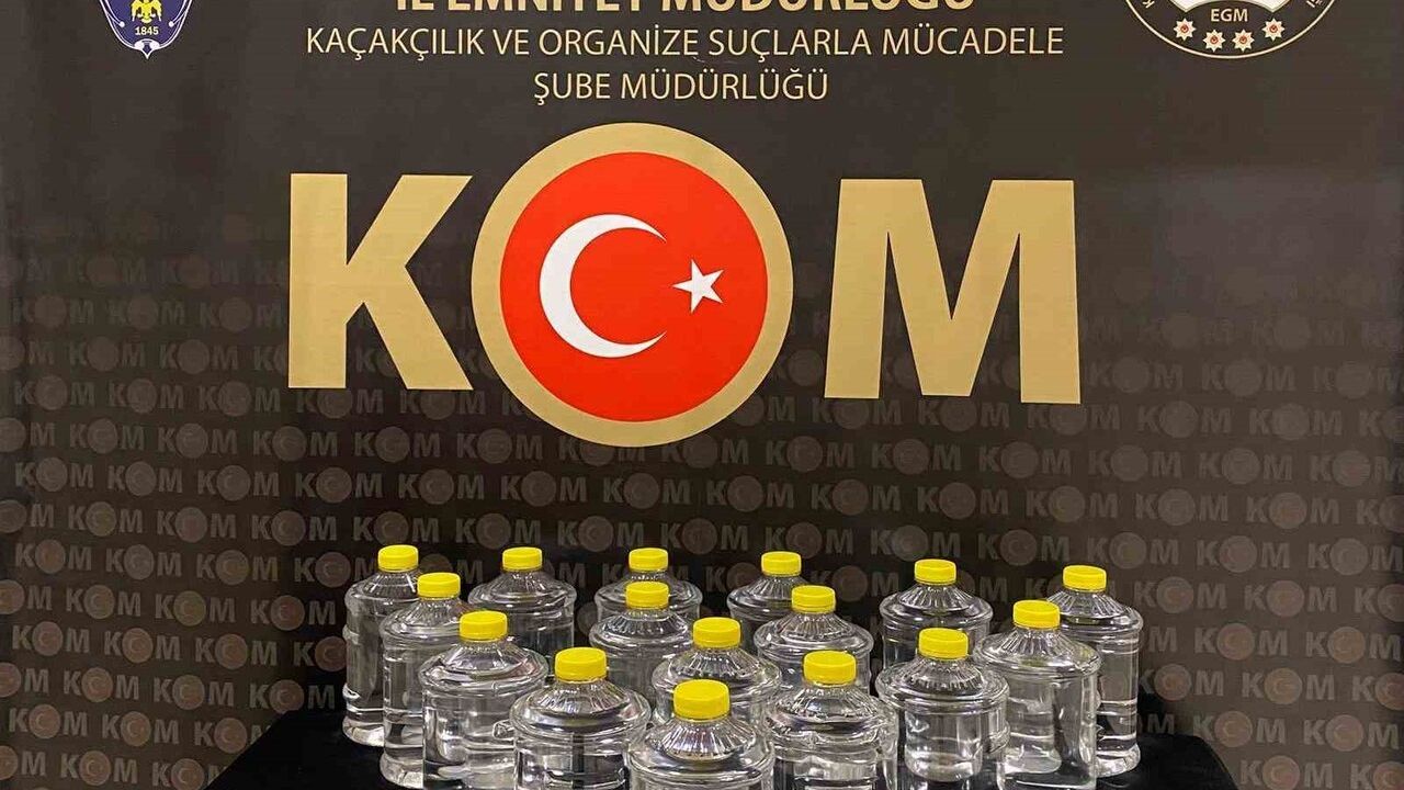 Bayburt'ta Roma dönemine ait 15 sikke ve 40 litre kaçak etil alkol ele geçirildi