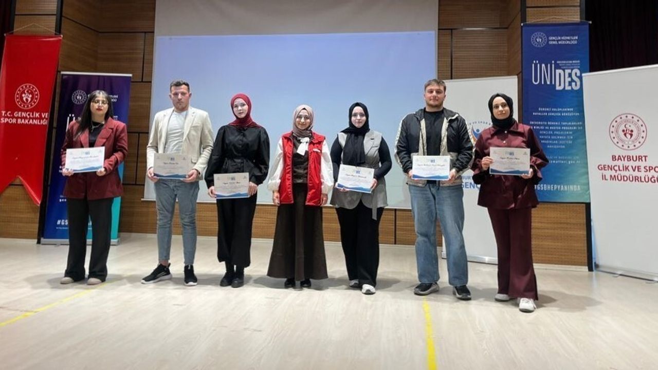 Bayburt’ta ÜNİDES sertifika teslim programı düzenlendi