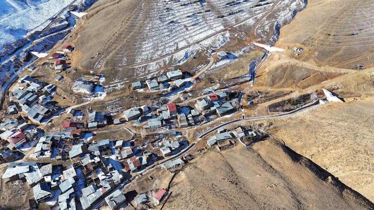 Bayburt'ta Yukarı Dikmetaş ve Oruçbeyli köylerinde taşkın kontrol inşaatları sürüyor