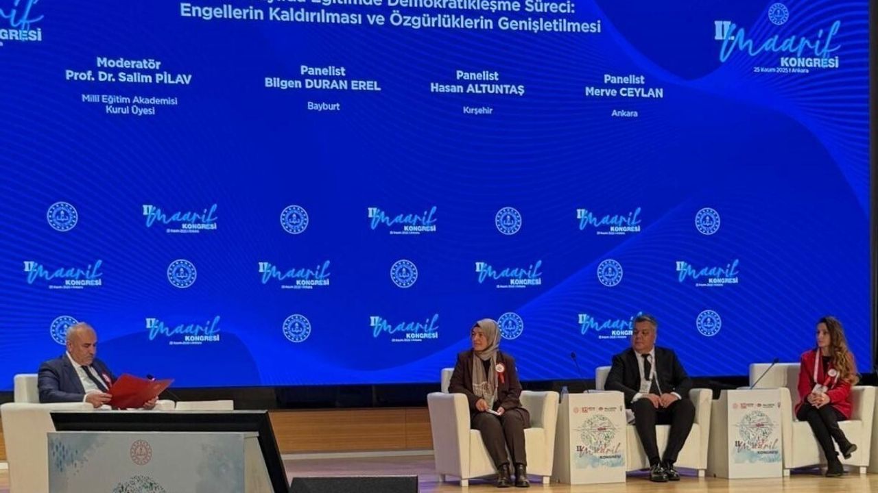 Bayburtlu sınıf öğretmeni Bilgen Duran Erel II. Maarif Kongresi'nde sözlü sunum yaptı