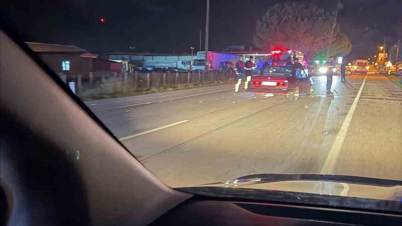 Bayramiç’te otomobil ile motosiklet çarpıştı: 3 kişi yaralandı