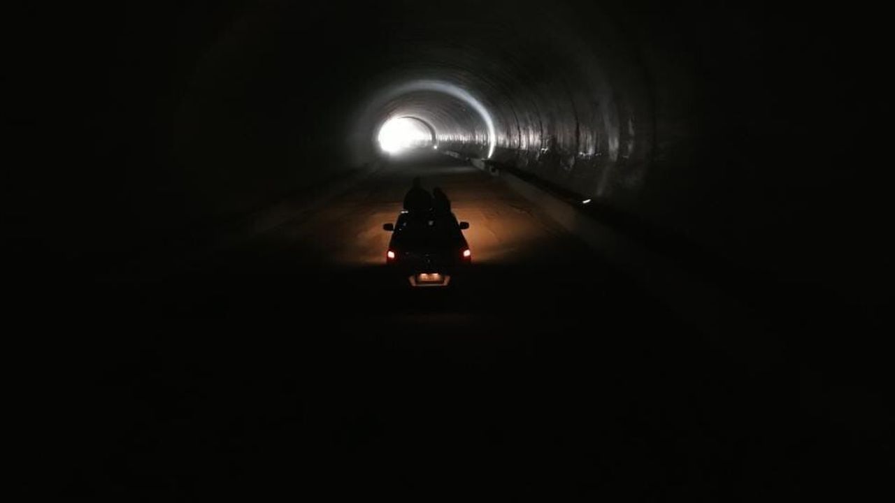 Belen-Topboğazı Otoyolu'nda T-1 Tünelinde İlk Işık Görüldü: Amanos Dağları 8,5 km'lik Tek Tünelle Aşılıyor