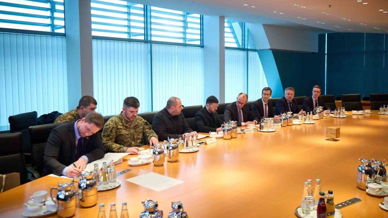 Berlin’de 5 saati aşan ABD‑Ukrayna görüşmeleri sonuç vermedi — Müzakereler yarın devam edecek