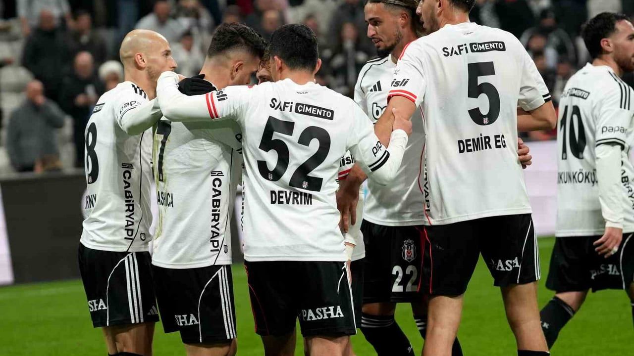 Beşiktaş, 17. haftada Çaykur Rizespor'u 1-0 yenerek 2 maç sonra galibiyete ulaştı
