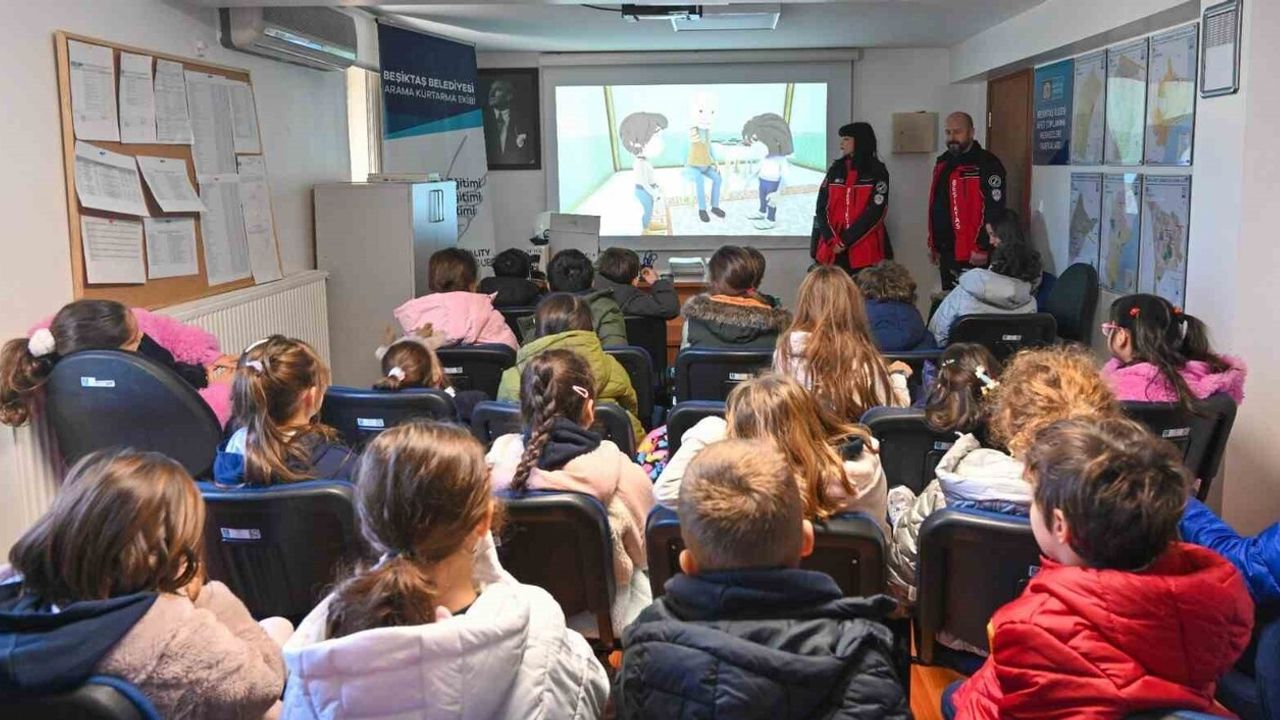 Beşiktaş Belediyesi'nden İkinci Sınıf Öğrencilere Afet Bilinci Eğitimi
