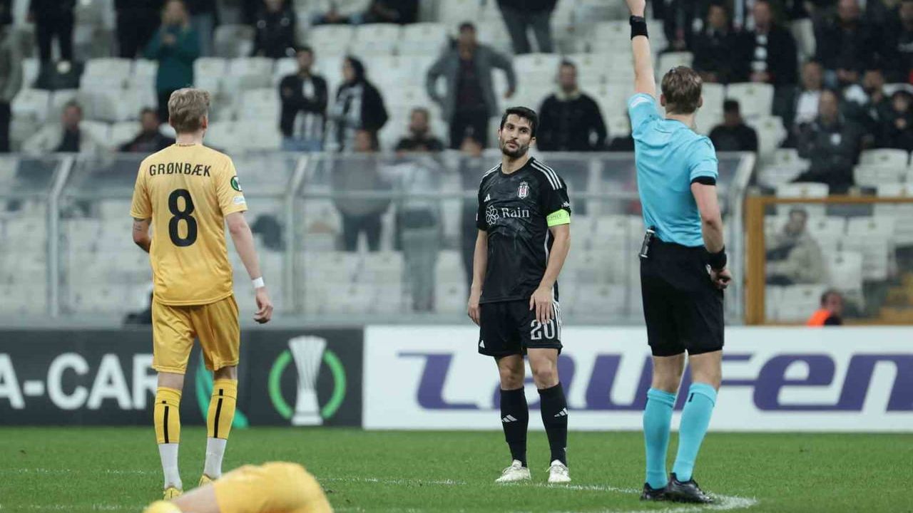 Beşiktaş, Necip Uysal ve Mert Günok'u futbol planlamasından çıkardı