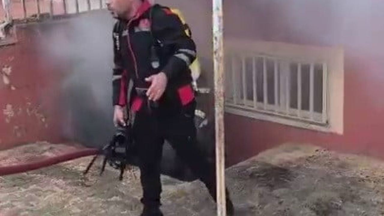 Besni’de Alişar Köyü İlkokulu bodrumunda çıkan yangın kontrol altına alındı