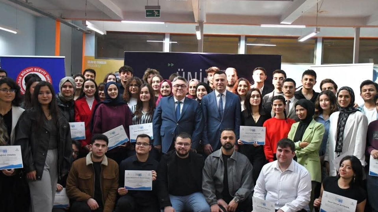 BEUN Alaplı MYO Müzik ve Sanat Topluluğu, ÜNİDES Projesiyle Alaplı Okullarında Konserler Düzenledi