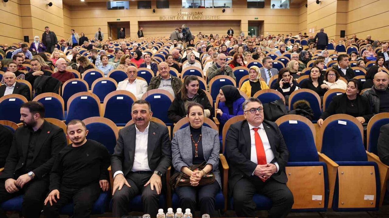 BEUN'de Türkiye Sakatlar Derneği Türk Halk Müziği Topluluğu'ndan 3 Aralık Dünya Engelliler Günü'ne Özel Konser