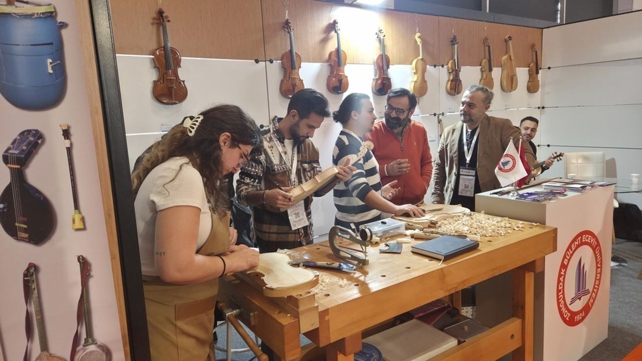 BEUN Konservatuvarı IMEEF 2025'te Çalgı Yapımıyla Uluslararası İlgi Topladı