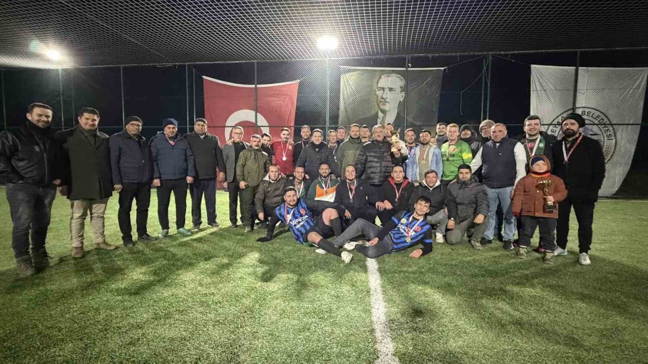 Beyağaç Belediyesi Halı Saha Turnuvasında şampiyon Ormanspor oldu