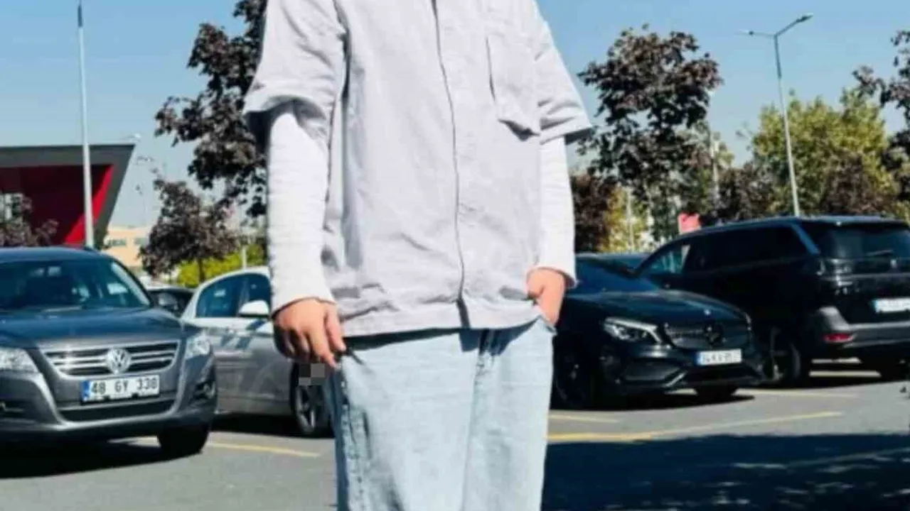 Beylikdüzü E-5'te orta refüje çarpan araç: 1 kişi yaşamını yitirdi