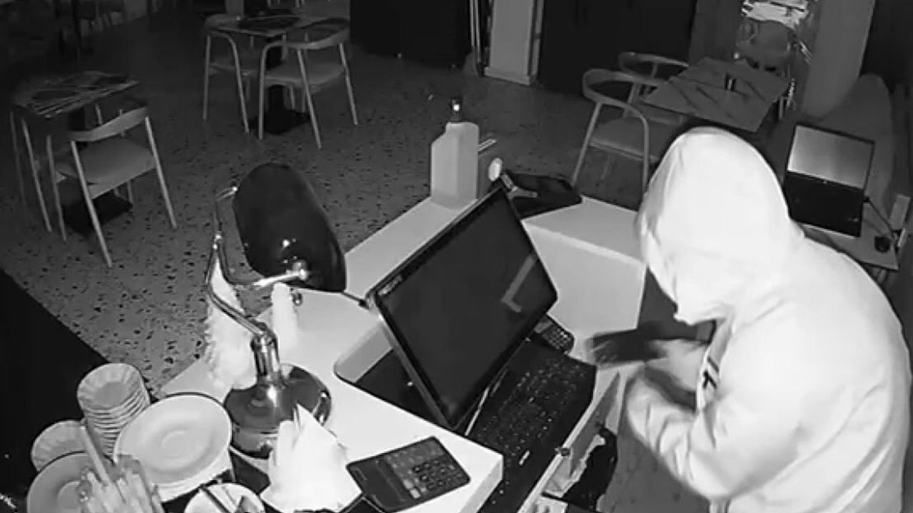 Beylikdüzü'nde 3 işyerinden 51 bin 500 TL çalındı; zanlılar yakalandı