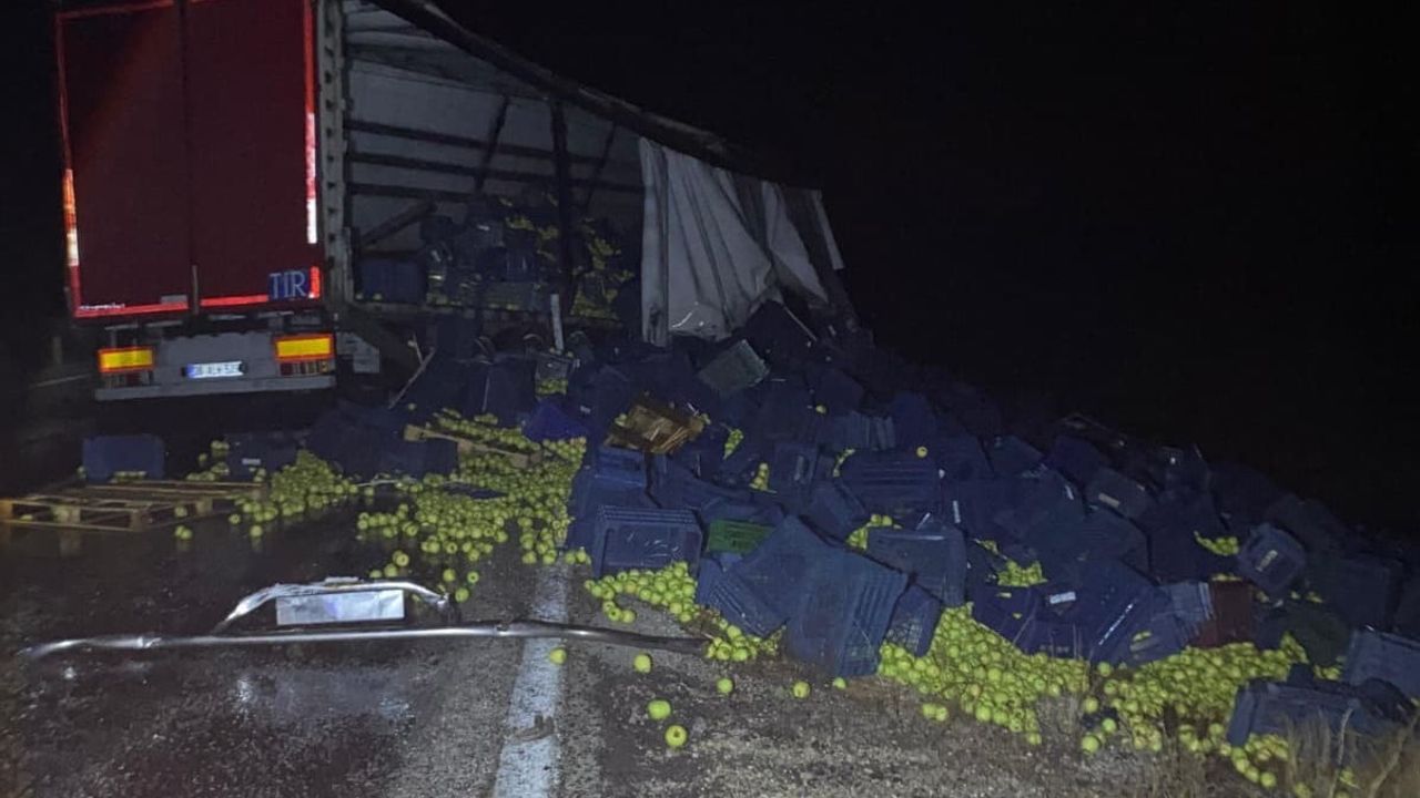 Beyşehir’de kontrolden çıkan tır bariyerlere çarptı; sürücü yaralandı