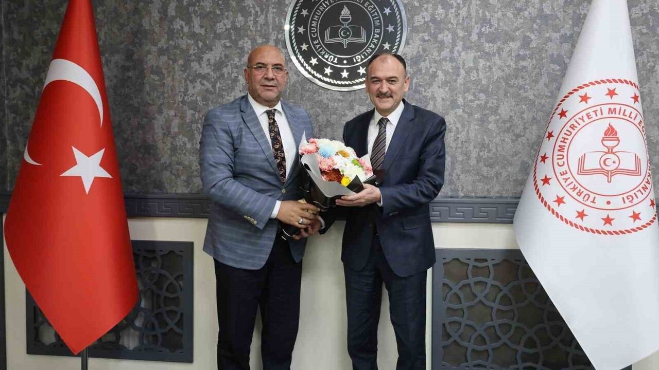 Bilal Yılmaz Çandıroğlu Van İl Millî Eğitim Müdürü olarak göreve başladı