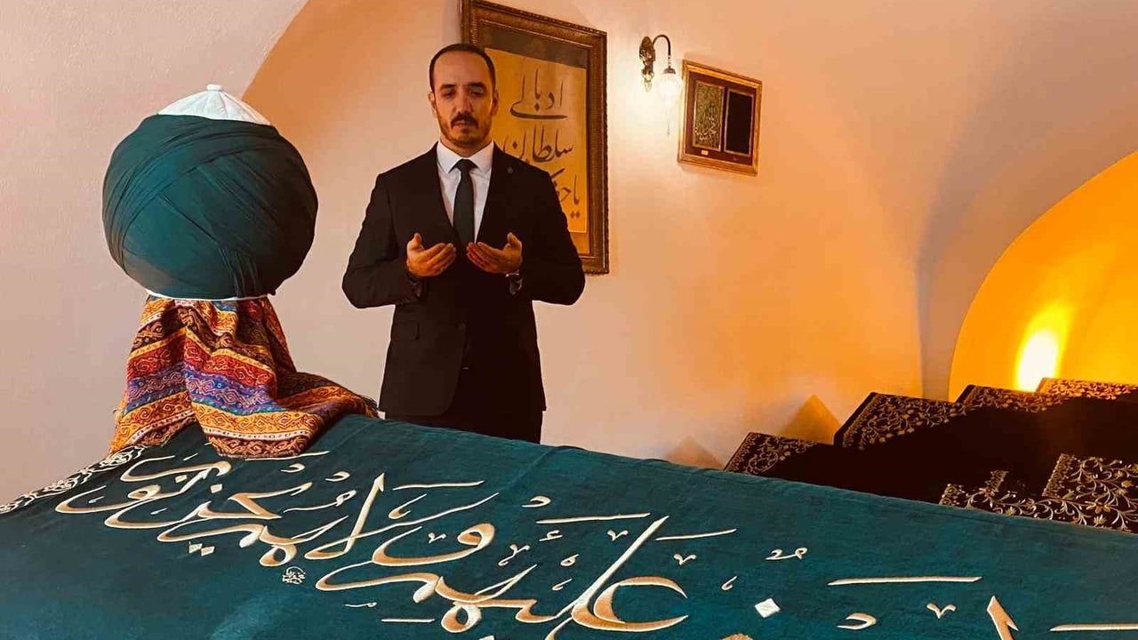 Bilecik İl Müdürü Kürşat Bozkurt, Ertuğrulgazi ve Şeyh Edebali Türbelerini Ziyaret Etti