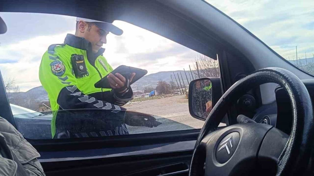 Bilecik Pazaryeri'nde Yeni Yıl Öncesi Kapsamlı Güvenlik ve Trafik Denetimleri