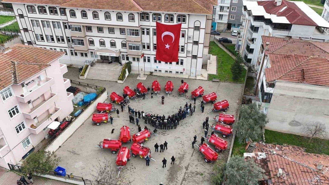 Bilecik'te 20 yangın söndürme tankeri 16 köy ve 2 bağlıya teslim edildi
