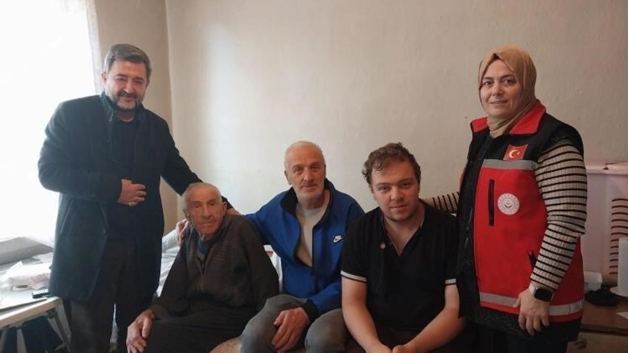 Bilecik'te 5 kuşaktır birlikte yaşayan Hasgül ailesine sosyal hizmet ziyareti