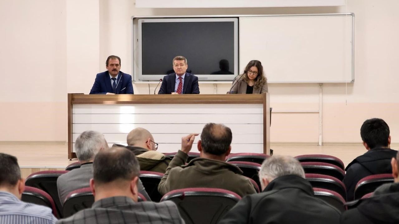 Bilecik'te devamsızlıkla mücadele toplantısı: Okul devamını artırma adımları değerlendirildi