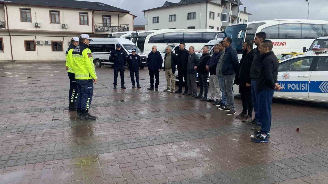 Bilecik'te Dünya Şoförler Günü: Gölpazarı'nda trafik ve jandarma eşliğinde konvoy