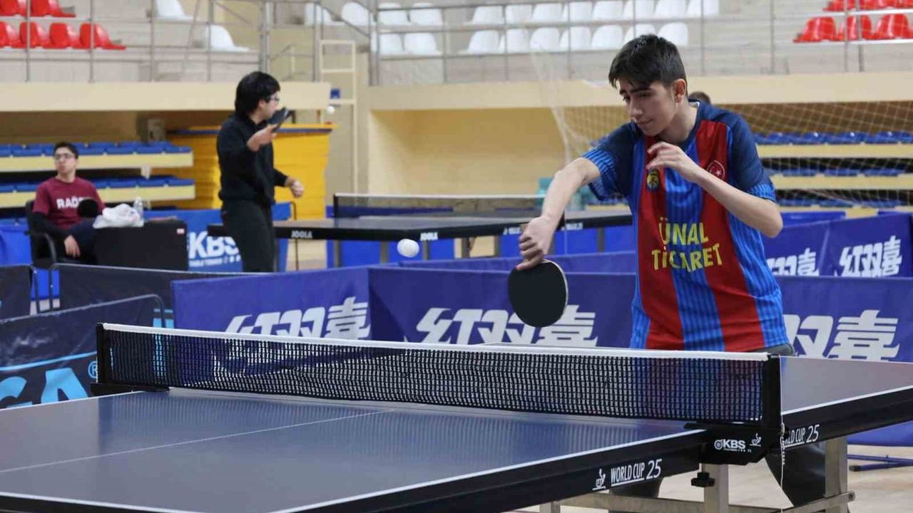 Bilecik'te Masa Tenisi Gençler İl Birinciliği Müsabakaları Sona Erdi