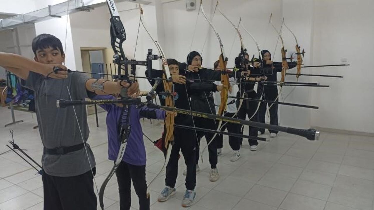 Bilecik'te okçuluk çalışmaları okullarda yoğun tempoyla sürüyor