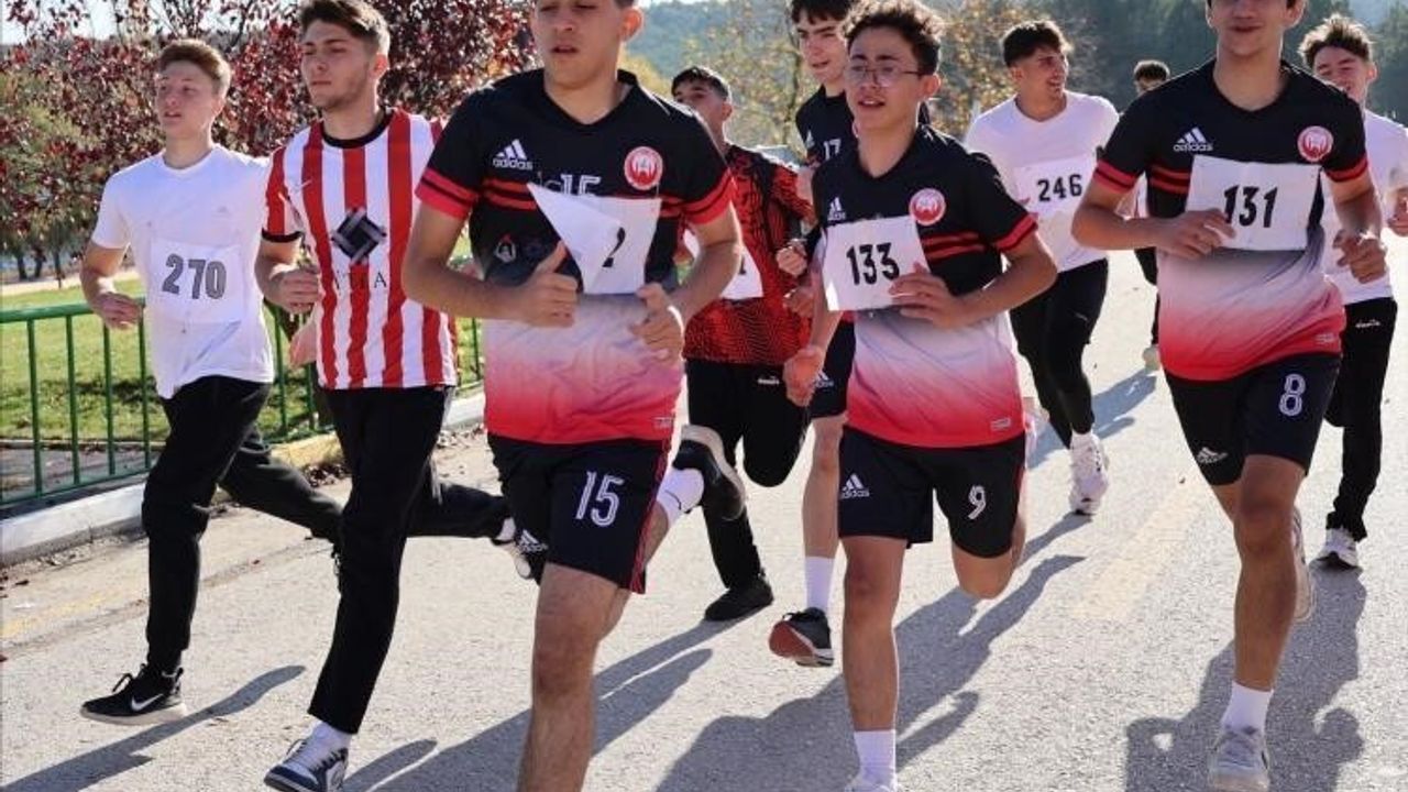 Bilecik’te Okul Sporları Kros İl Seçmeleri Pelitözü Gölpark’ta Tamamlandı