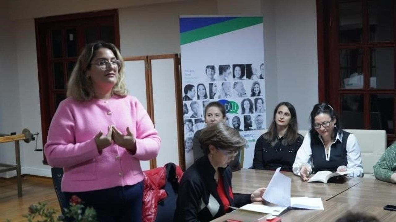 Bilecik’te 'Üreten Kadınlar' Kitap Kulübü: Yerel Demokrasi ve Sosyal Katılım Tartışıldı