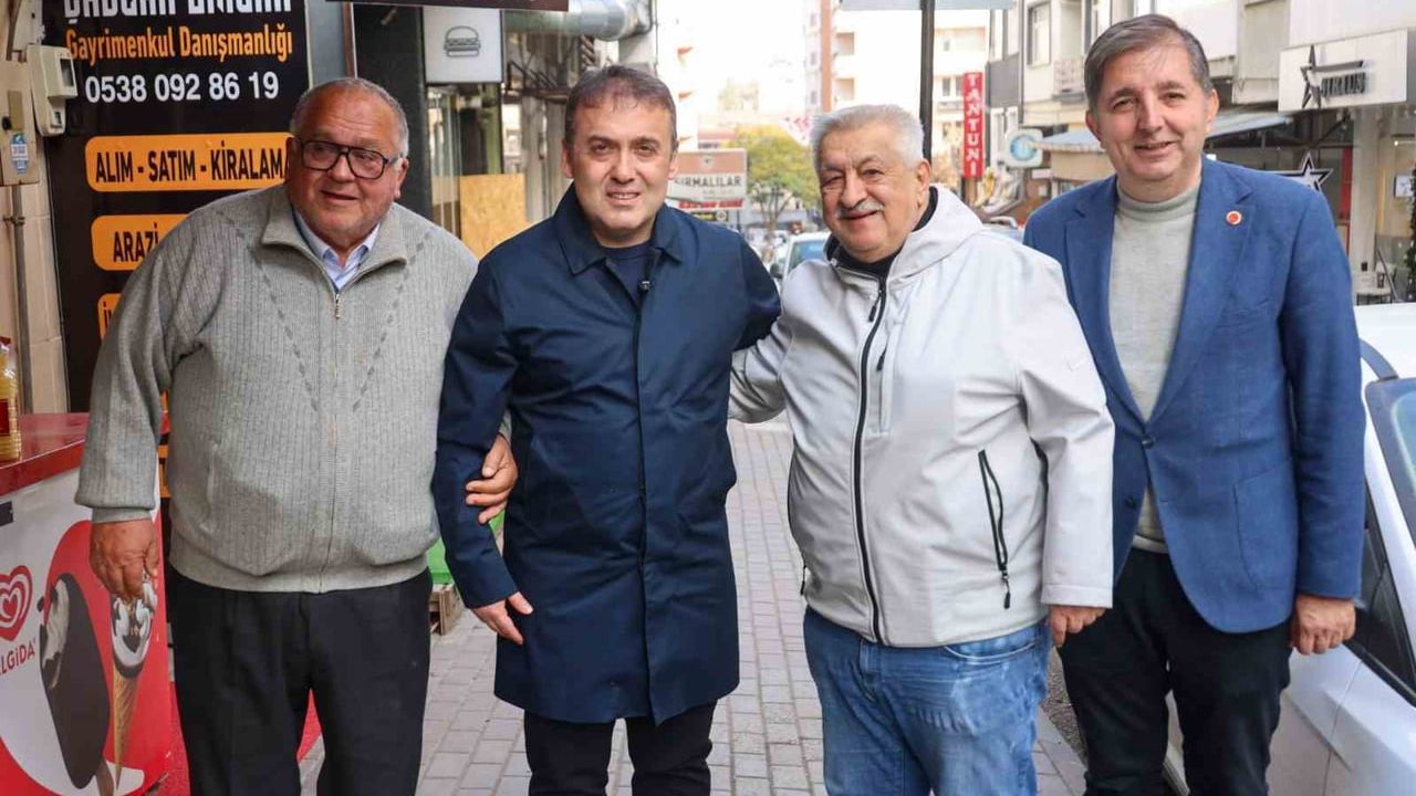 Bilecik Valisi Faik Oktay Sözer, esnafın 1977 tarihli Cuma namazı hikayesini dinledi