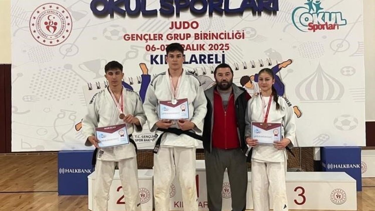 Bilecikli judocular Kırklareli'de derece alarak Türkiye Şampiyonası'na yükseldi